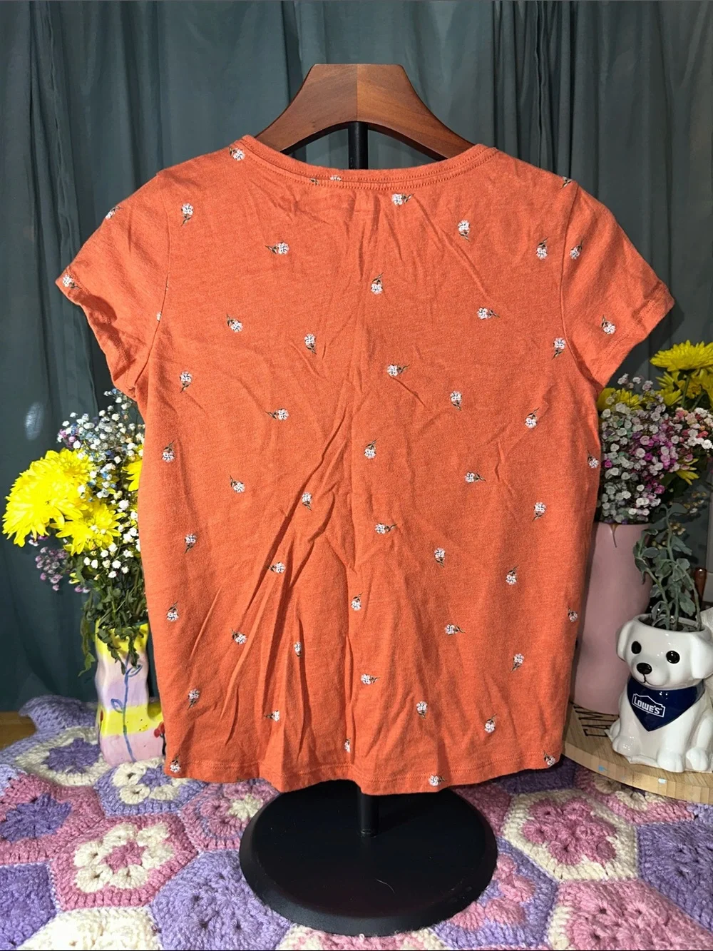 🎉 Old Navy Burnt Orange Short Sleeve Floral Embroidered Tee. C344
